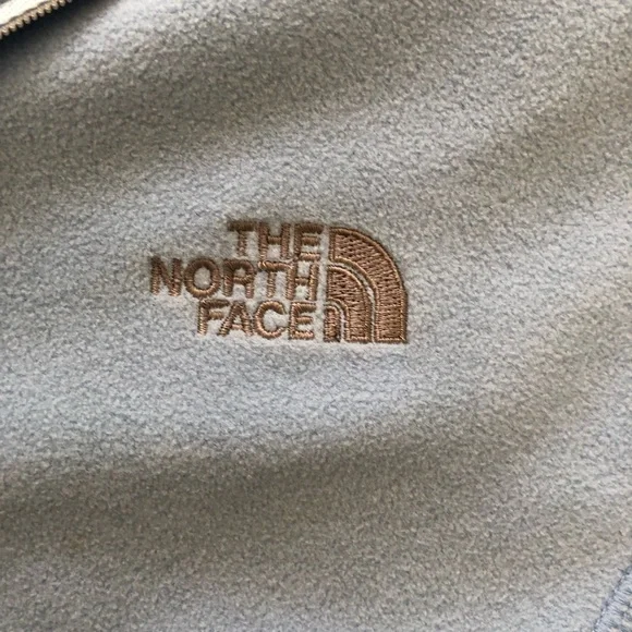 The North Face Fleece 1/4 Zip Pullover - Picture 4 of 6